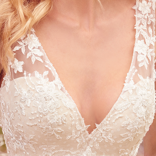 Maggie Sottero Meryl 7MS339 Neckline