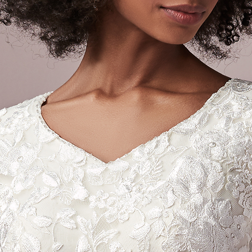Rebecca Ingram Mandy Leigh Dawn 9RW804MCLS Neckline
