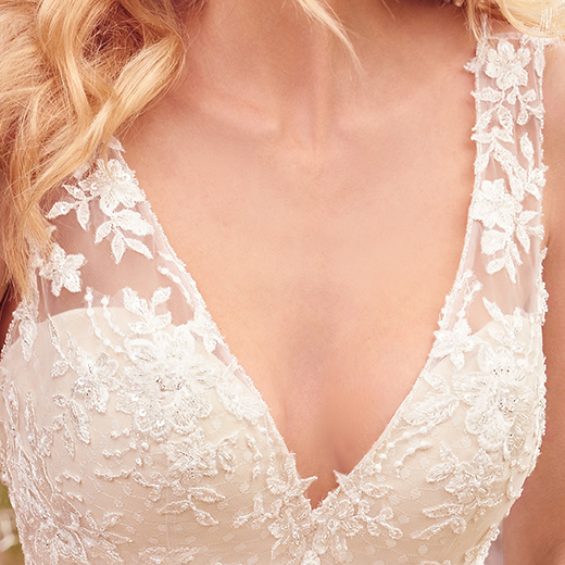 Maggie Sottero Meryl-Lane 21MS440 Neckline