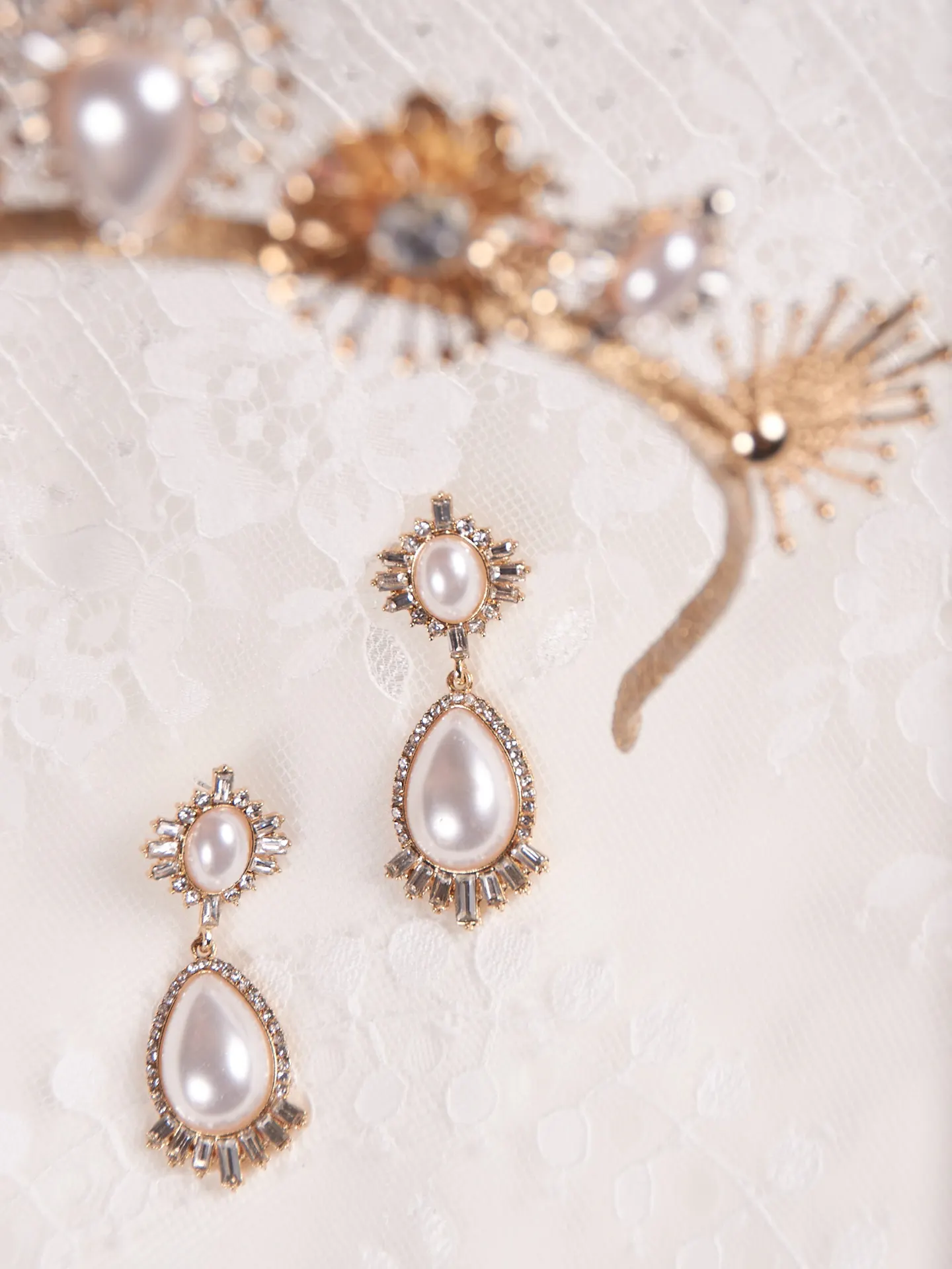 A-El-Este with Maggie Sottero Jewelry DEANDRA  21AE114EA Alt2