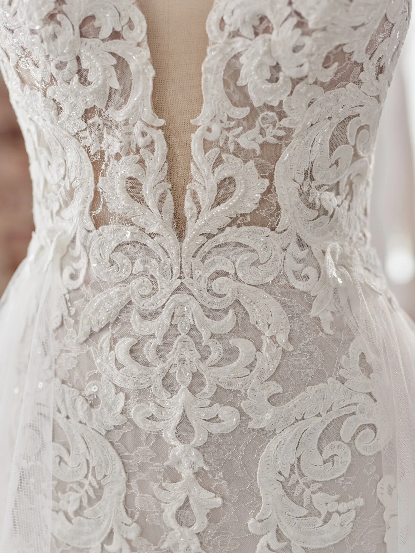 Maggie Sottero Wedding Dress Tuscany Detachable Train YYDTA+08MS794000 Alt102