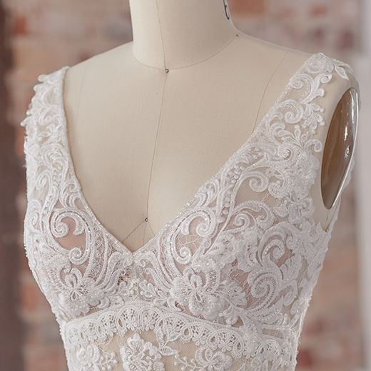 Maggie Sottero  Aidan Lynette 9MW858B bp03_Neckline