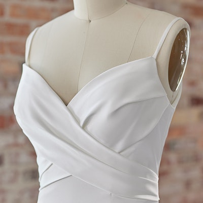 Maggie Sottero Newton 22MW546 bp03_Neckline