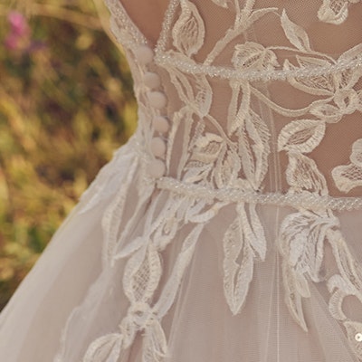 Rebecca Ingram Dahlia Lynette 22RT538B01 bp07_Closure