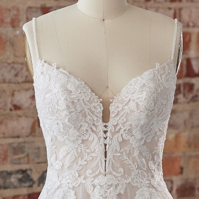 Rebecca Ingram Evora 22RN541A01 bp03_Neckline