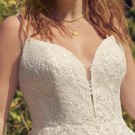 Rebecca Ingram Evora Lynette 22RN541B01 bp03_Neckline