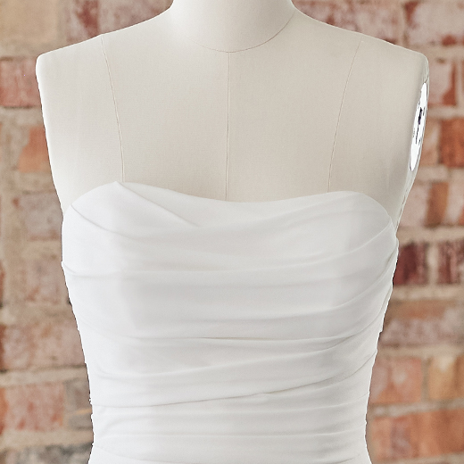 Rebecca Ingram Jennings 22RW587A01 bp03_Neckline