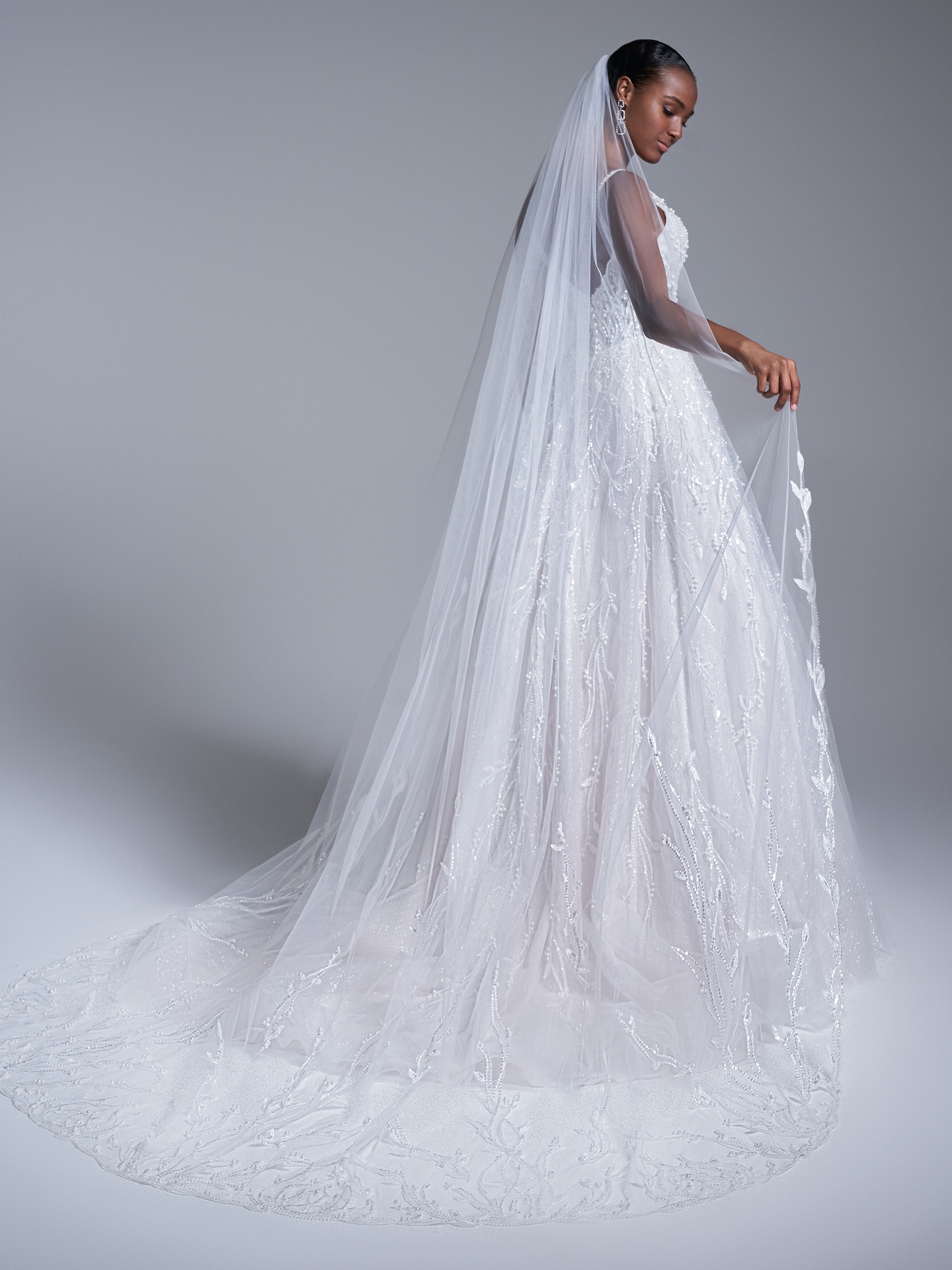 Lace wedding outlet dress and veil