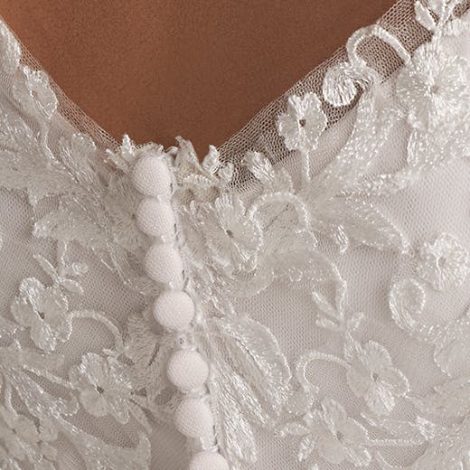 Rebecca Ingram Faustine Leigh 21RT845B01 Fit and Flare Wedding Dress bp07_Closure