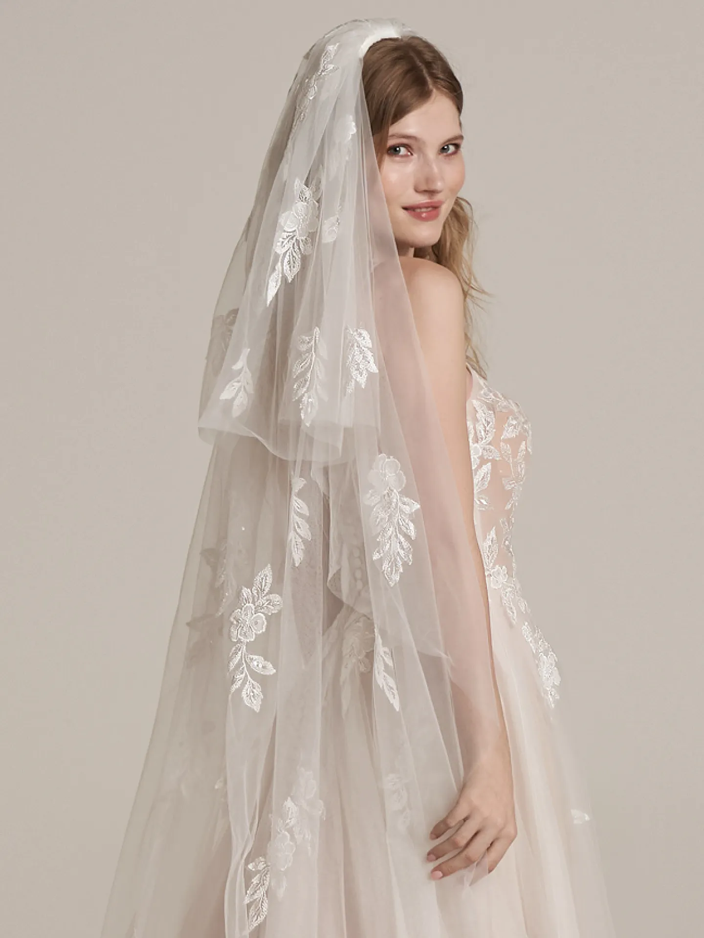 Rebecca Ingram  Wedding Veil Kalina YYVL0+22RN983000 Alt1