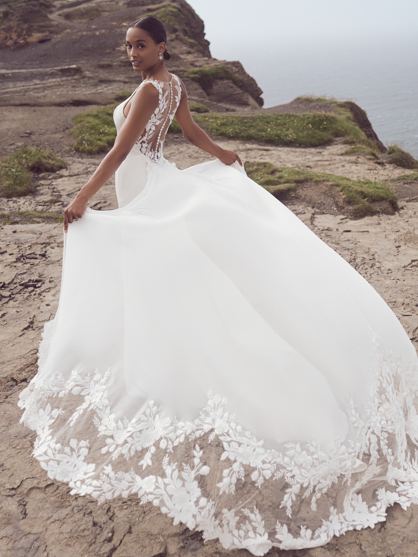 Bridal gowns clearance with detachable train