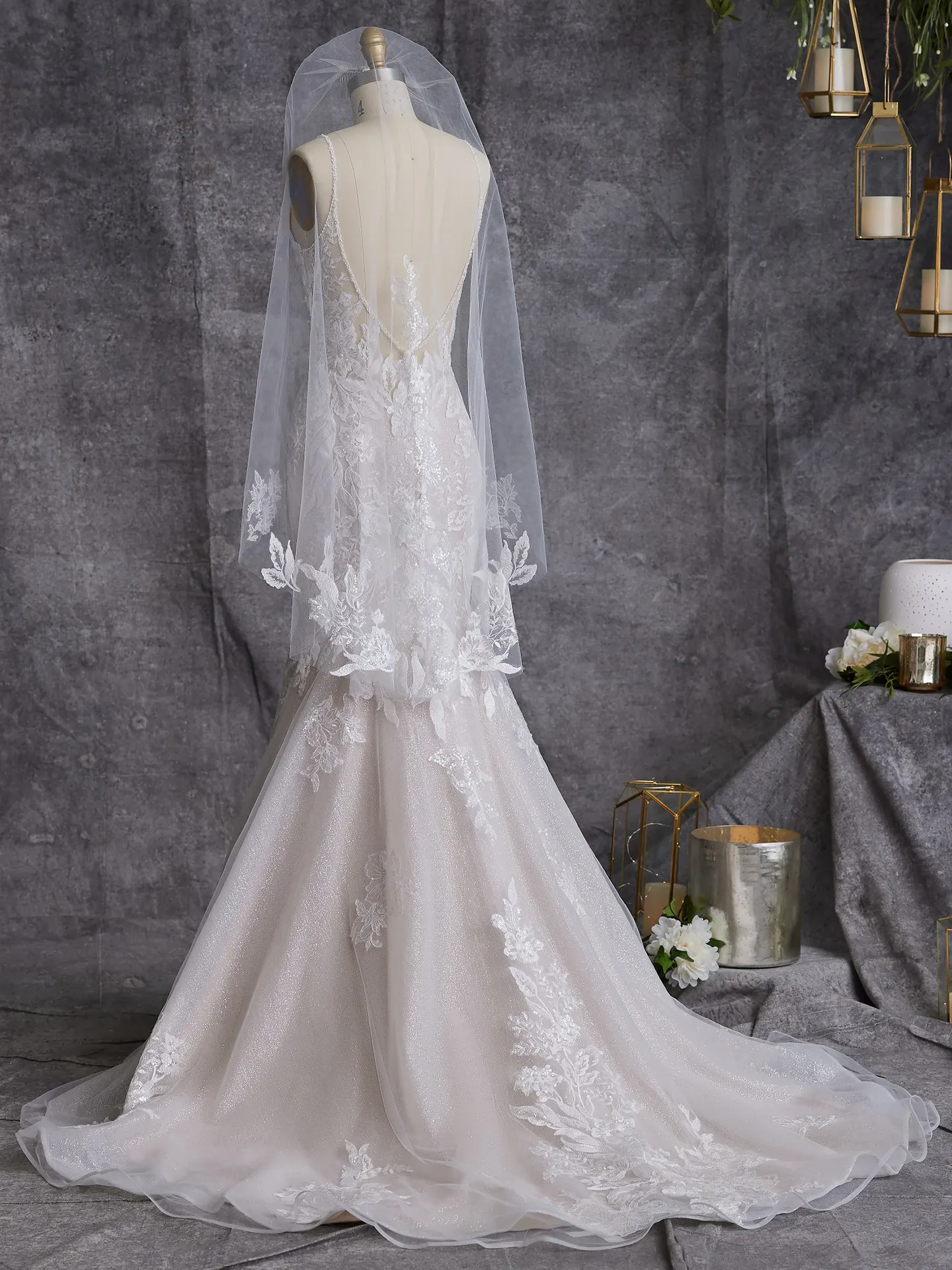 Accessory Fingertip Wedding Veil Dove VLA23SS060000 Alt100