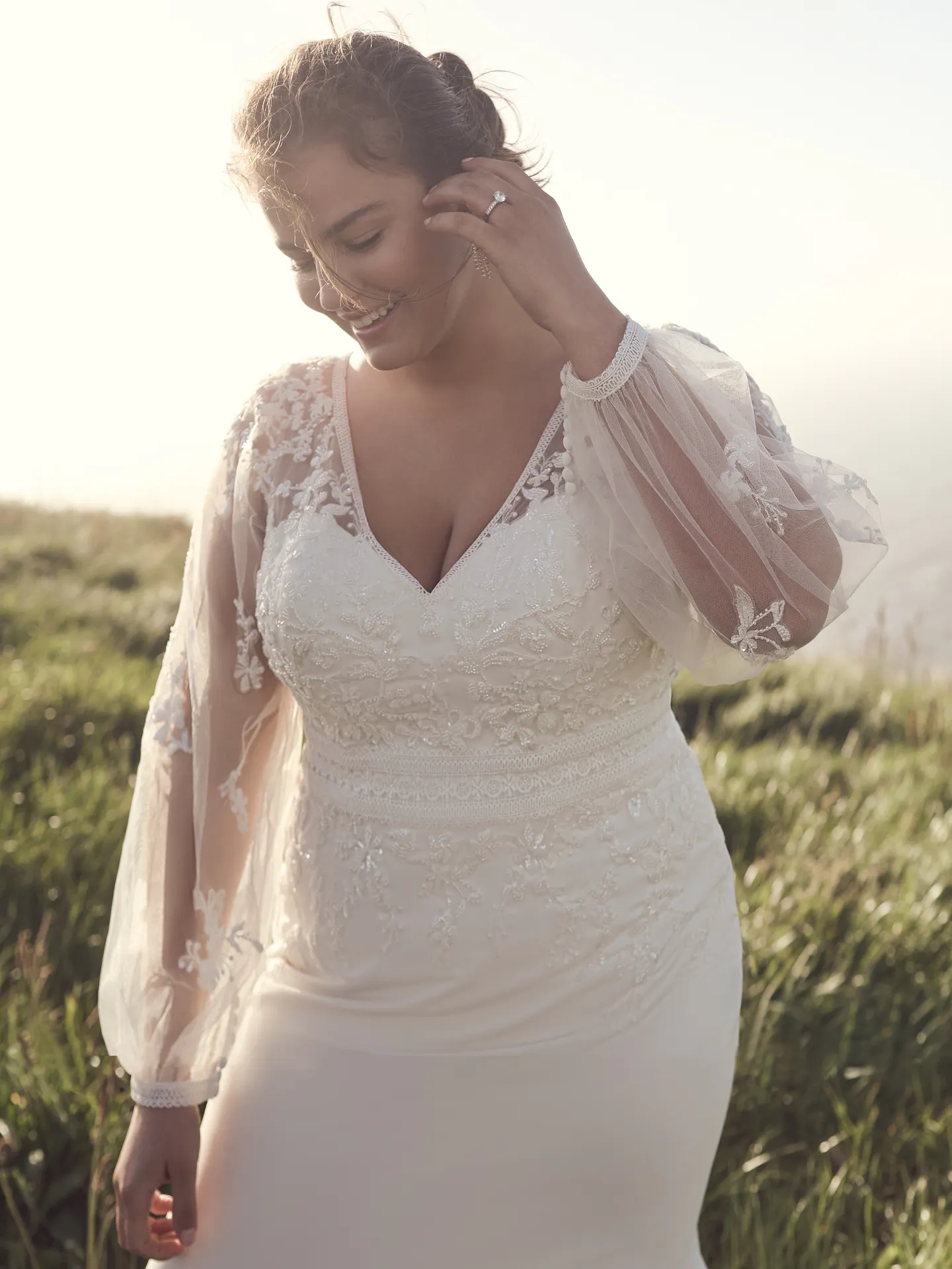 Rebecca Ingram Sheath Wedding Dress Tatum 23RN045B01 promo11 Curve