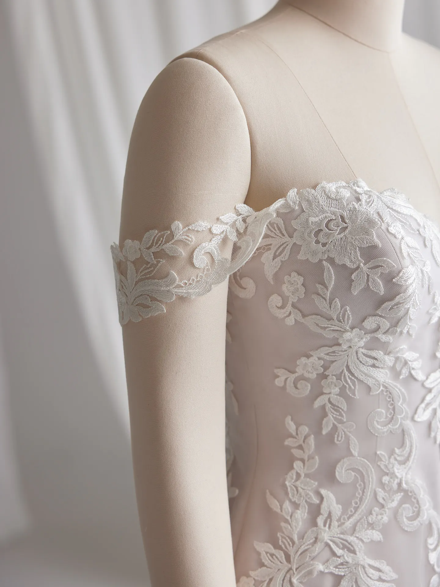 Rebecca Ingram Wedding Sleeves Anita CS023RC690000 Alt101