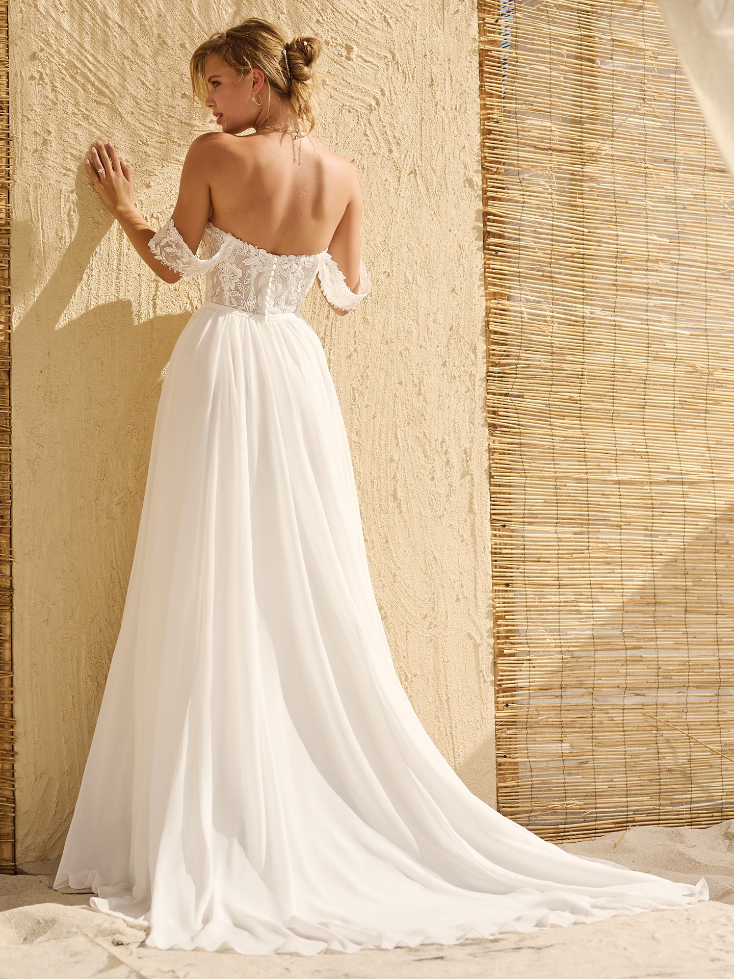 Sweetheart chiffon clearance wedding dress