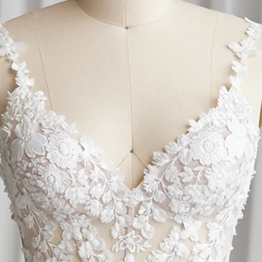 Ladonna 3D floral lace bodice close-up Maggie Sottero