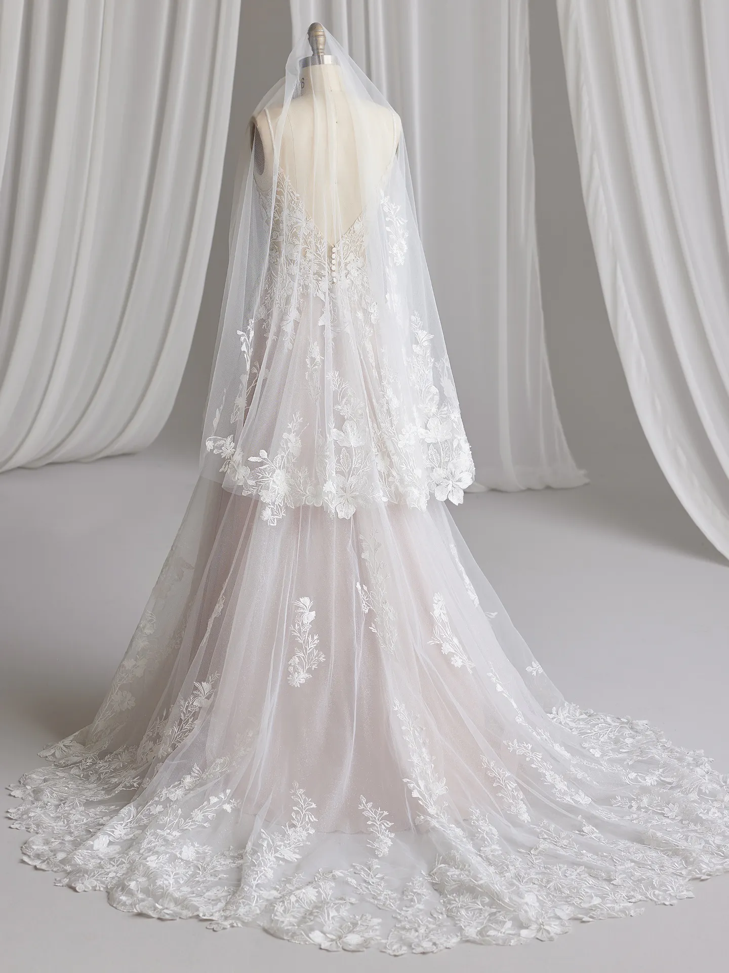 Maggie Sottero Wedding Veil RAYNA  YYVL0+23MB661000 Alt106