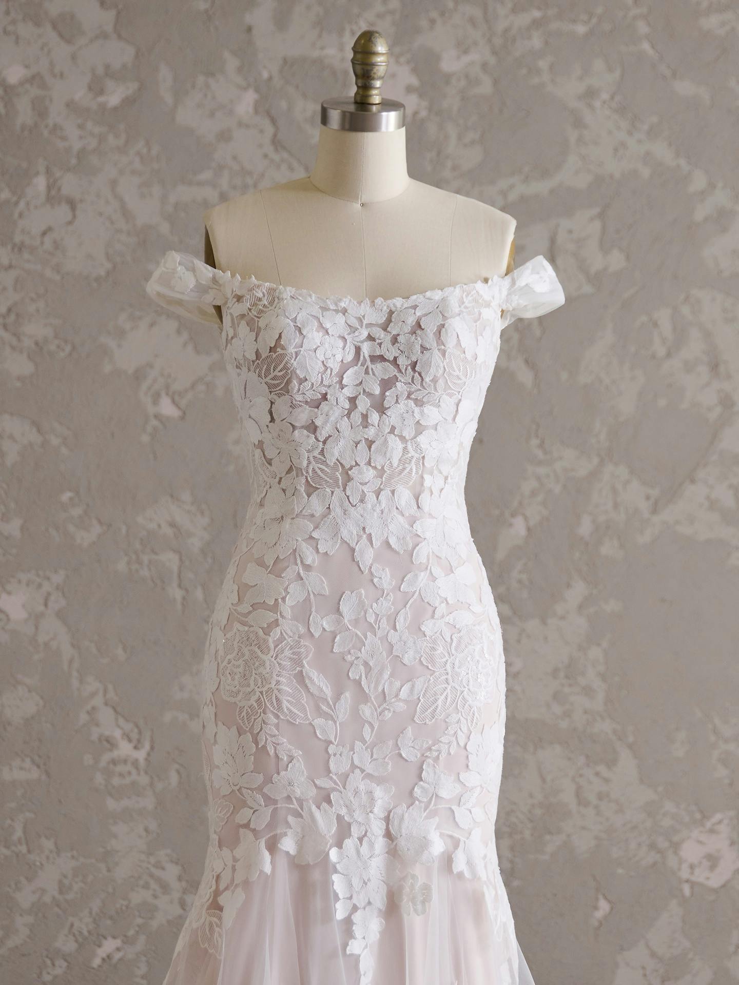 ウェディングドレス　マーメイド　インポートドレス　Maggie sottero Benjie Sequin Lace Mermaid Bridal Dress | Maggie Sottero