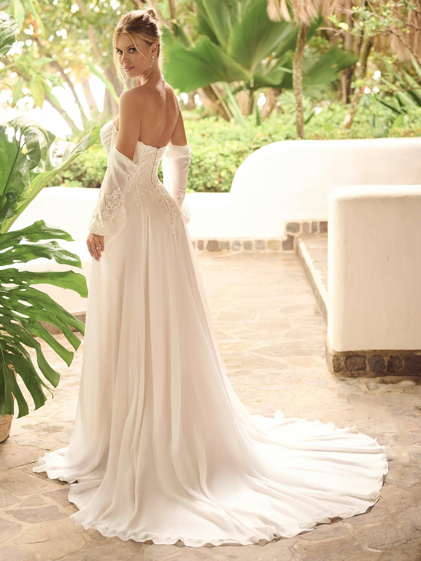 綾*剛様 whitemountaineerng Dagney Whimsical Chiffon Wedding Dress | Rebecca Ingram