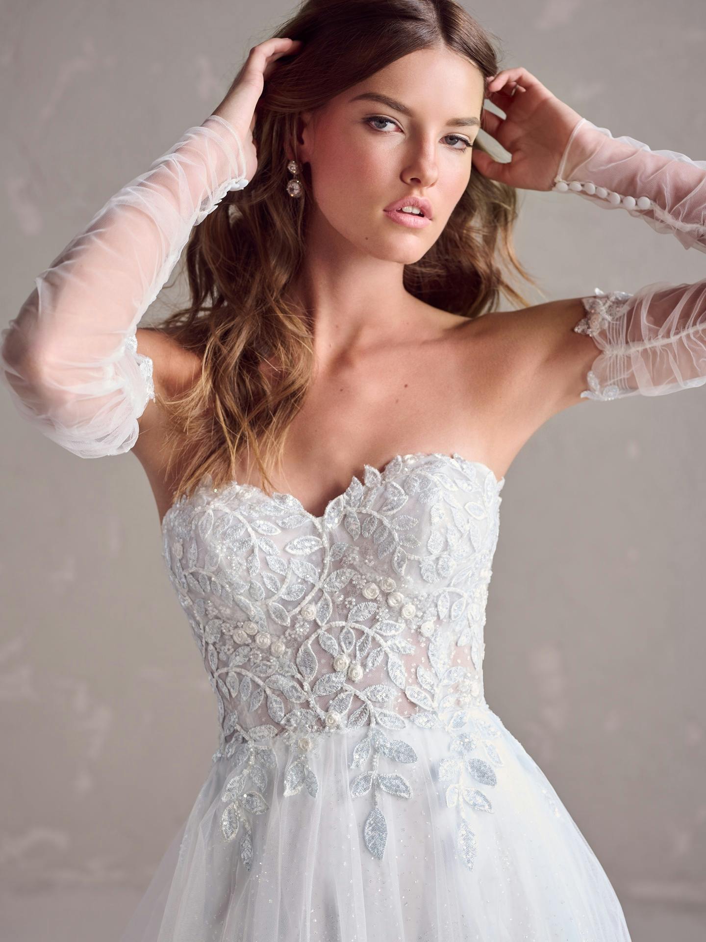 ホロウェディング　雪花ラミィ賞　Wedding Dress Style 23 Utterly Romantic Wedding Dresses with Snowflake-Inspired