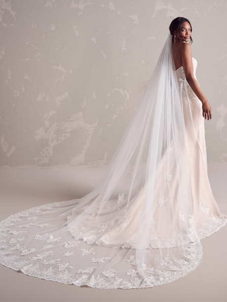 https://ms-cdn2.maggiesottero.com/136786/High/Sottero-and-Midgley-Connor-Fit-and-Flare-Wedding-Dress-24SC166A01-Alt55-ND.jpg?w=460