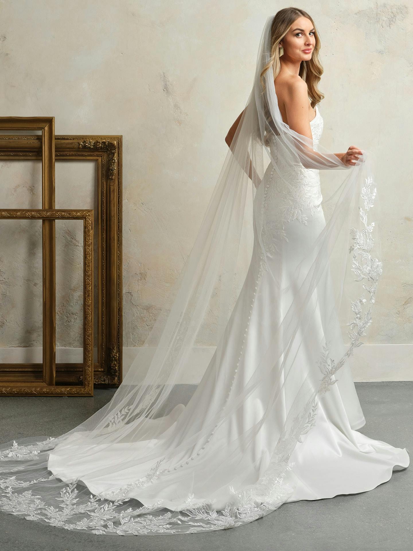 yorkoanagoページ Angie Square Neck Beaded A-line Wedding Gown | Rebecca Ingram