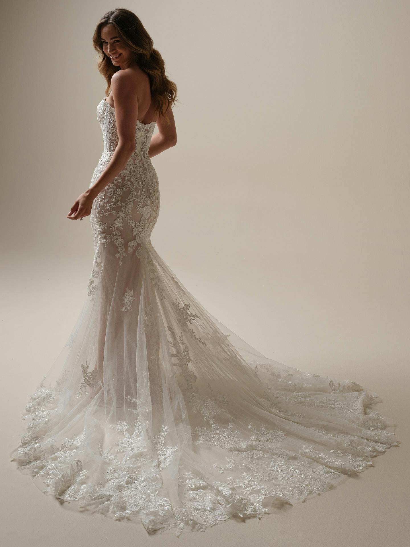 ウェディングドレス　マーメイド　インポートドレス　Maggie sottero Dakota Boho Allover Lace Mermaid Bridal Dress | Maggie Sottero