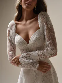 Regal detachable Chantilly lace long sleeves