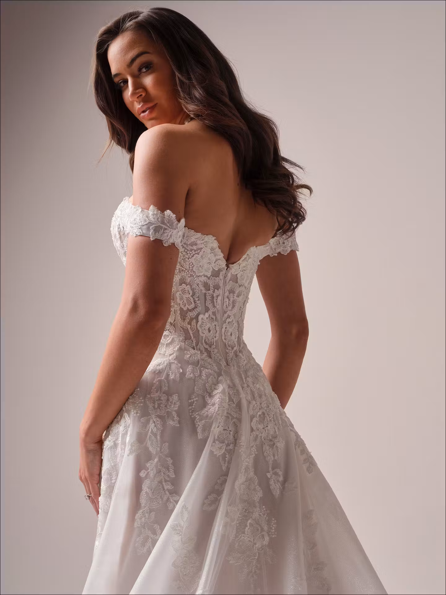 long sleeve ball gown wedding dress Luxurious Sleeves Flowers Bridal Dress US0 / As Picture STAUD Boa Twisted Sleeveless Hierarchy:Meshki Formal This set includes various Body Shape for S size:Inverted Triangle