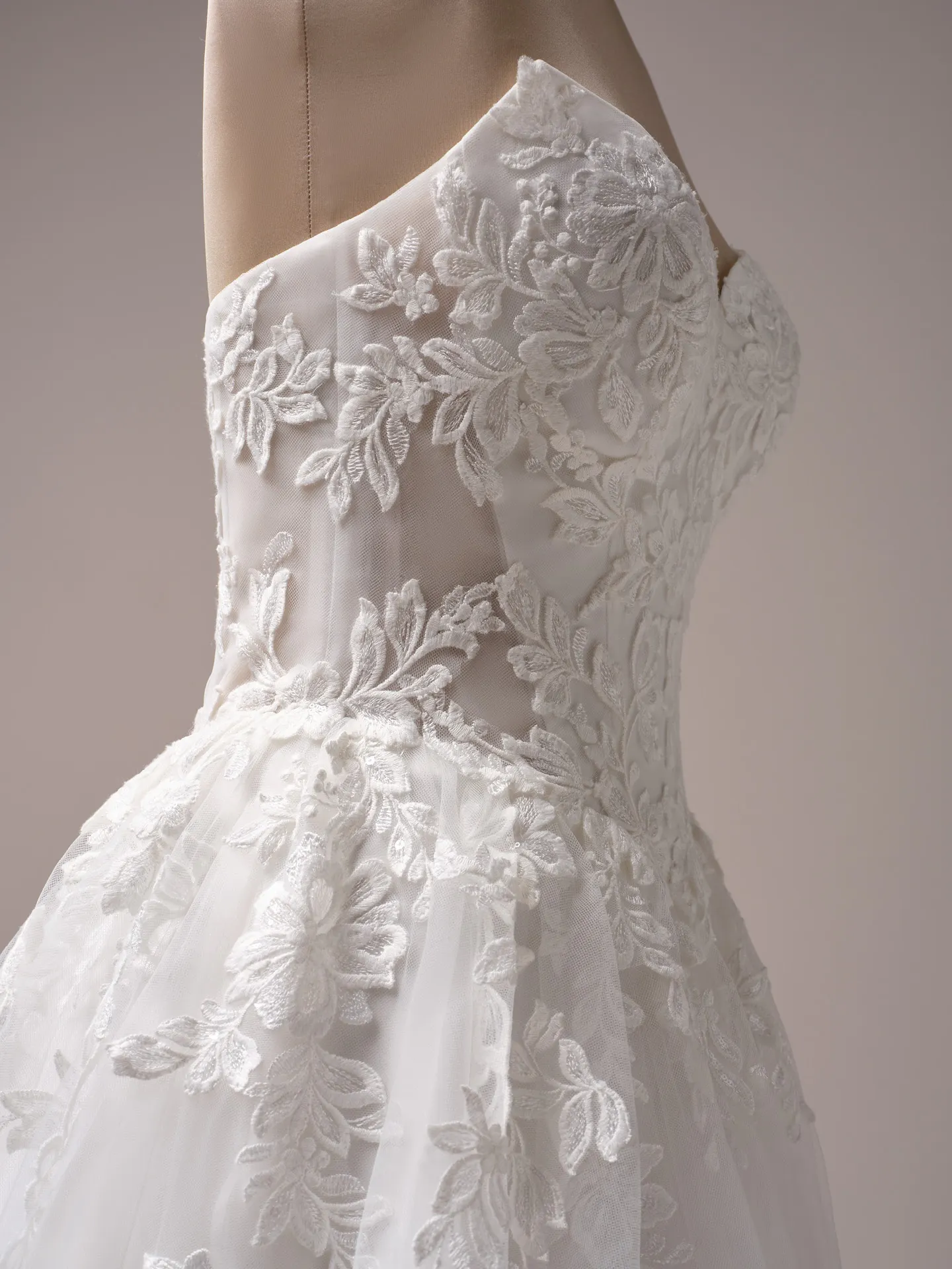 Rebecca Ingram Paige side view lace detail