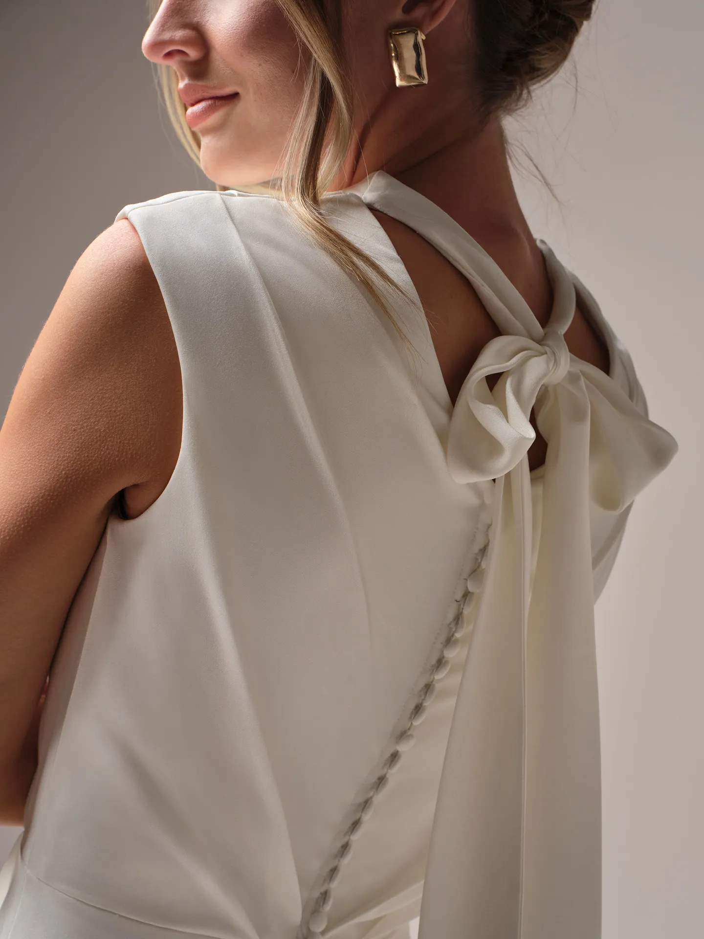 Rebecca Ingram Portia back view bow detail