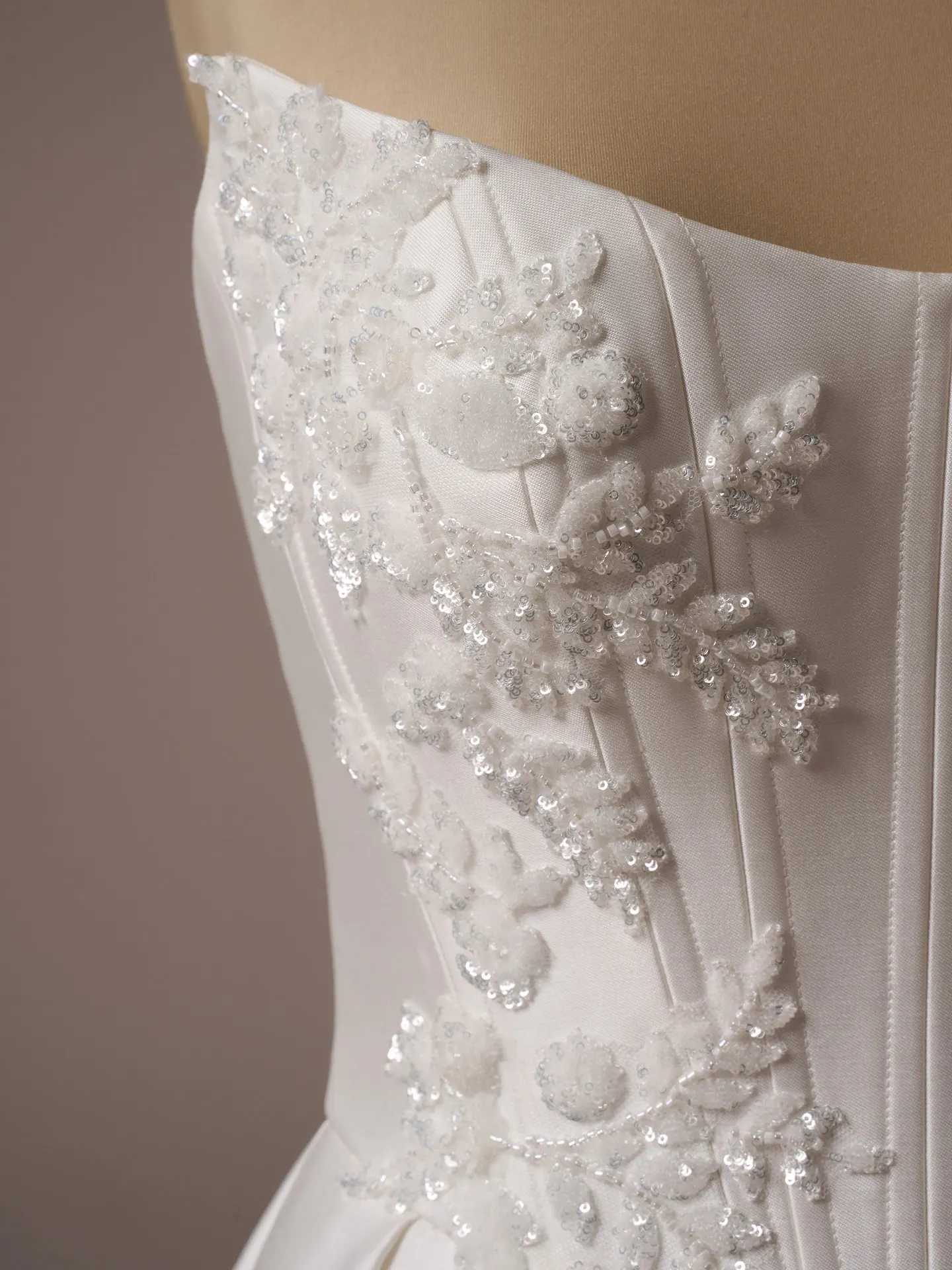 Sottero and Midgley Amadora sleeves lace detachable sleeve detail
