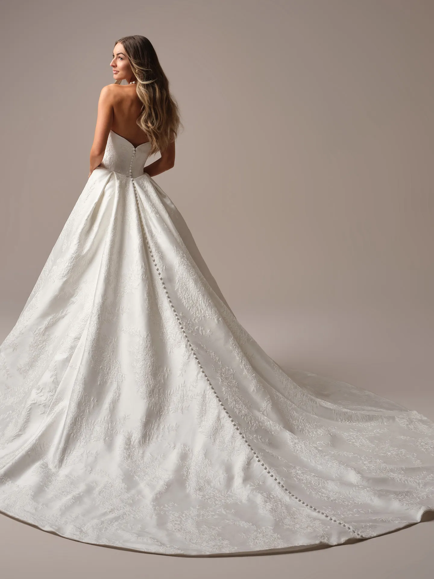 Sottero and Midgley Giselle Marie Lane sheath wedding dress side view with smooth skirt
