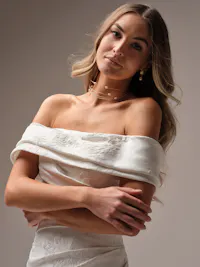 Detachable unembellished floral jacquard shoulder wrap