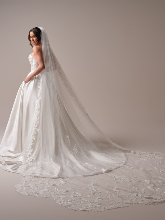Maggie Sottero Maureen Veil Alt200