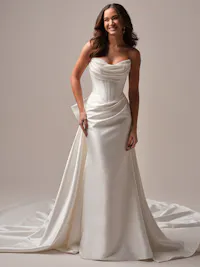 Trendy Cartago satin bow train with beads and pearls