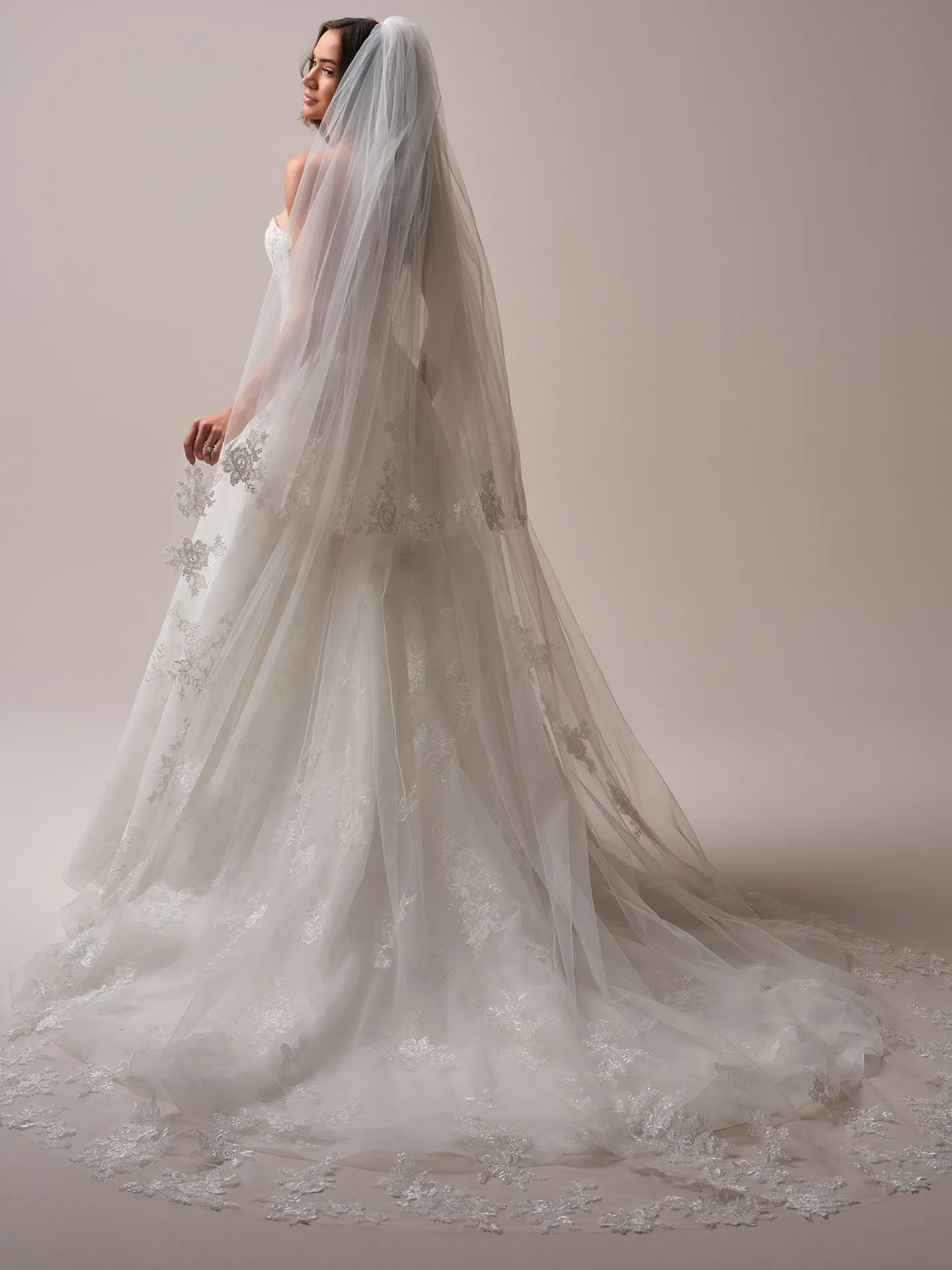 Maggie Sottero Prescott veil soft tulle veil side view