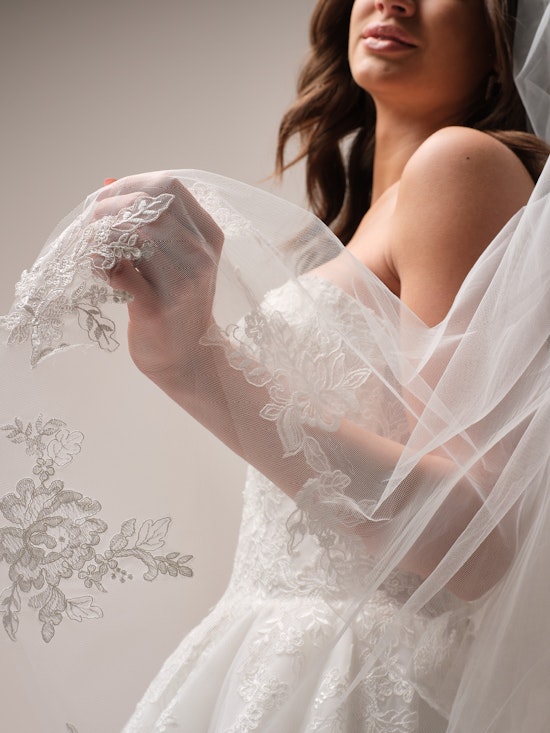 Maggie Sottero Prescott Veil Alt202