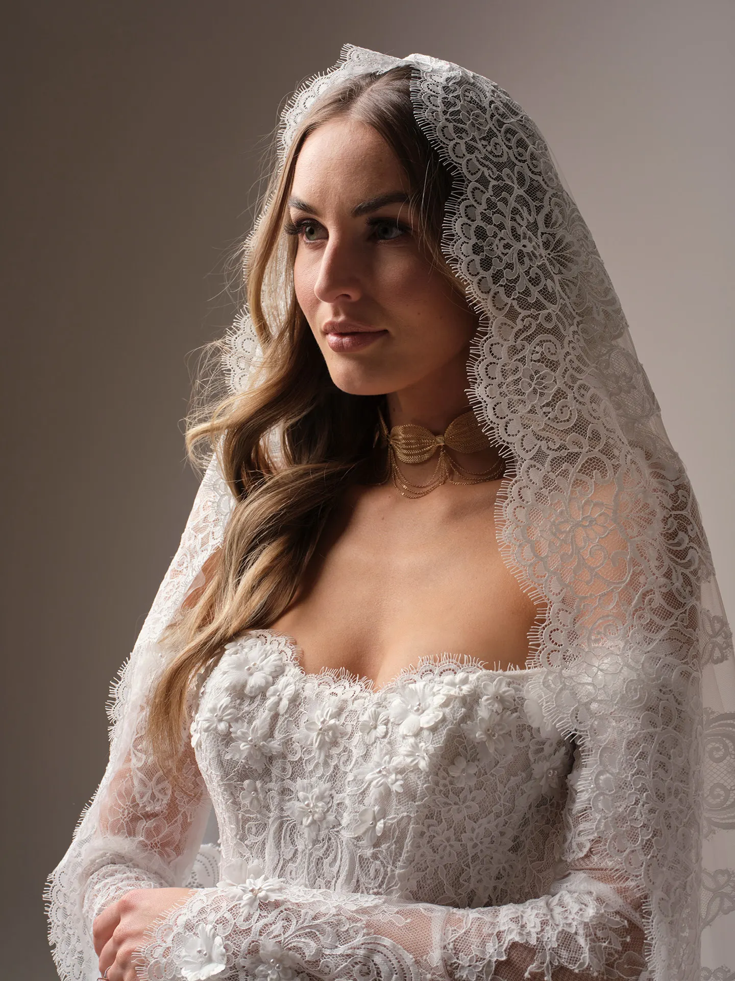 Maggie Sottero Takera veil sheer tulle veil side view
