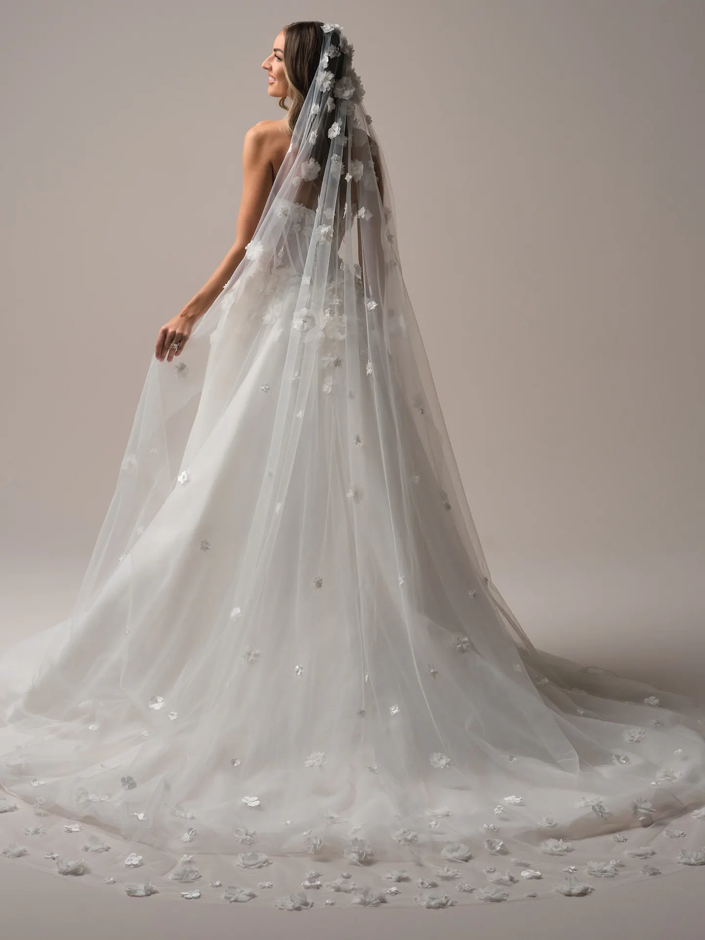Sottero and Midgley Wesley Veil Alt200