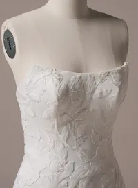 Maggie Sottero Sheridan Lane sleeves lace detachable sleeve detail