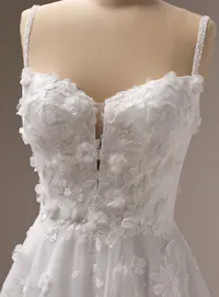 Maggie Sottero Wallis bodice lined lace detail close view