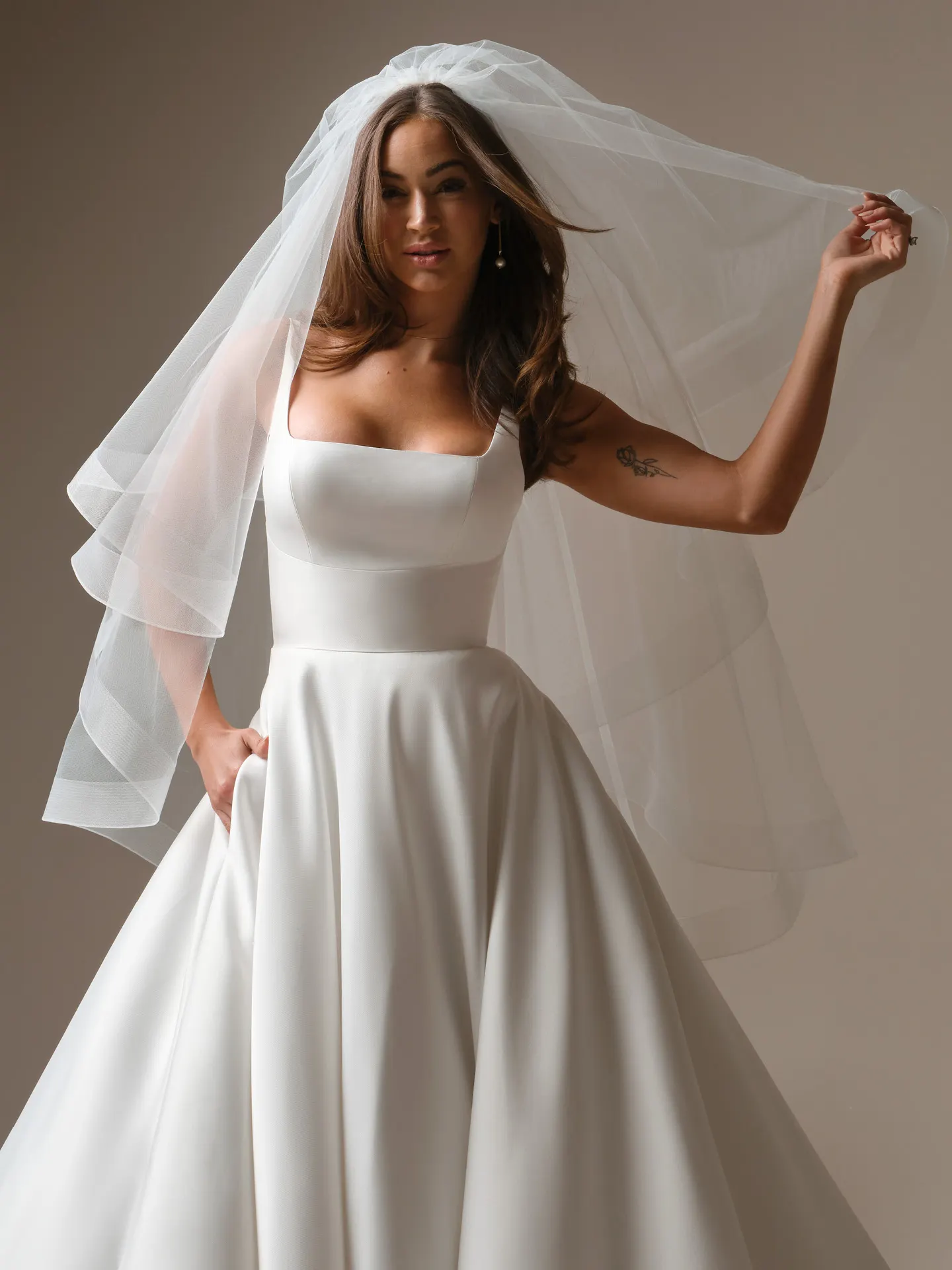 Maggie Sottero Veil Accessory - 2" Horsehair Edge 002 accessory, front view.