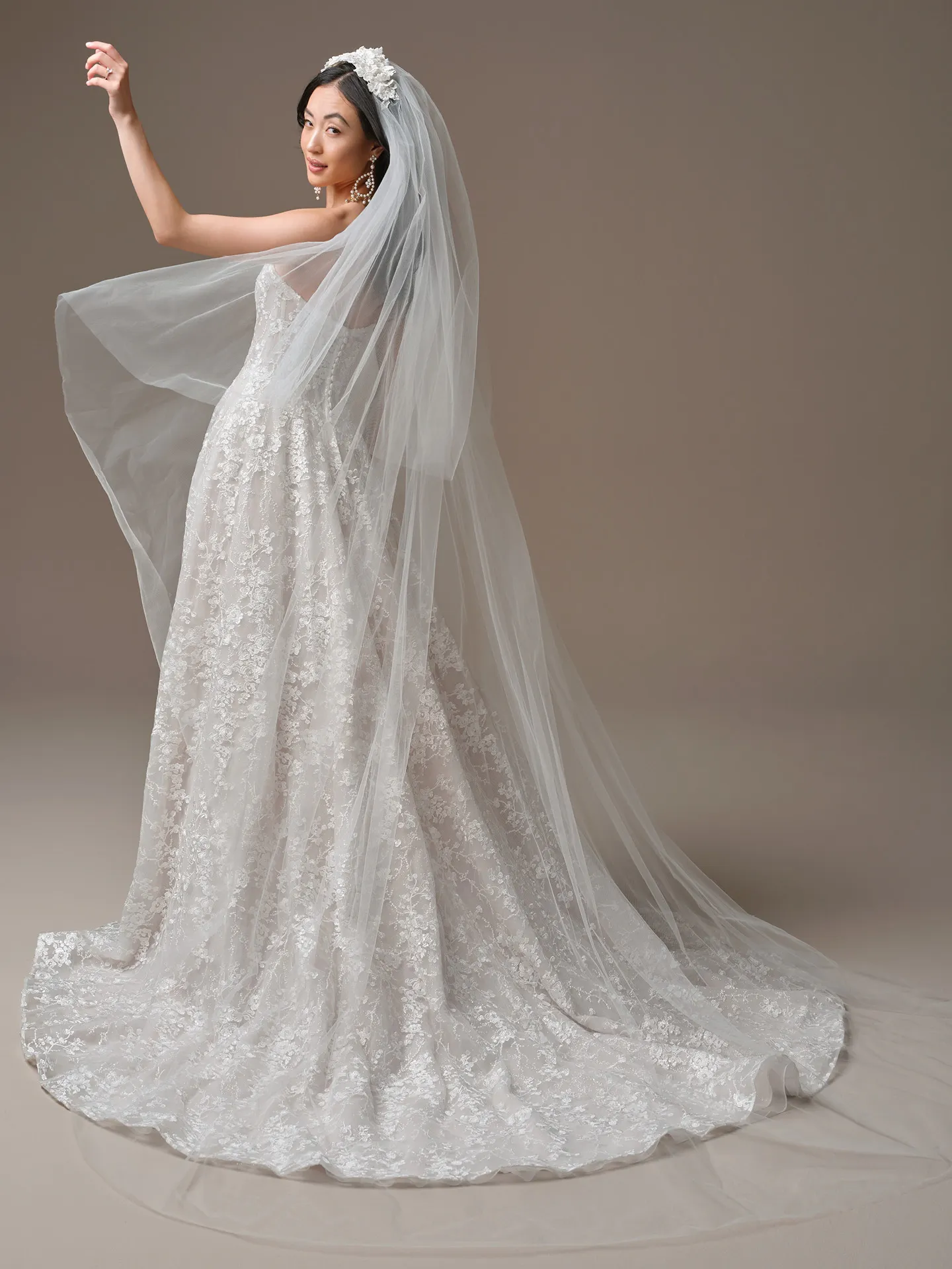 Maggie Sottero Memphis veil, front view.
