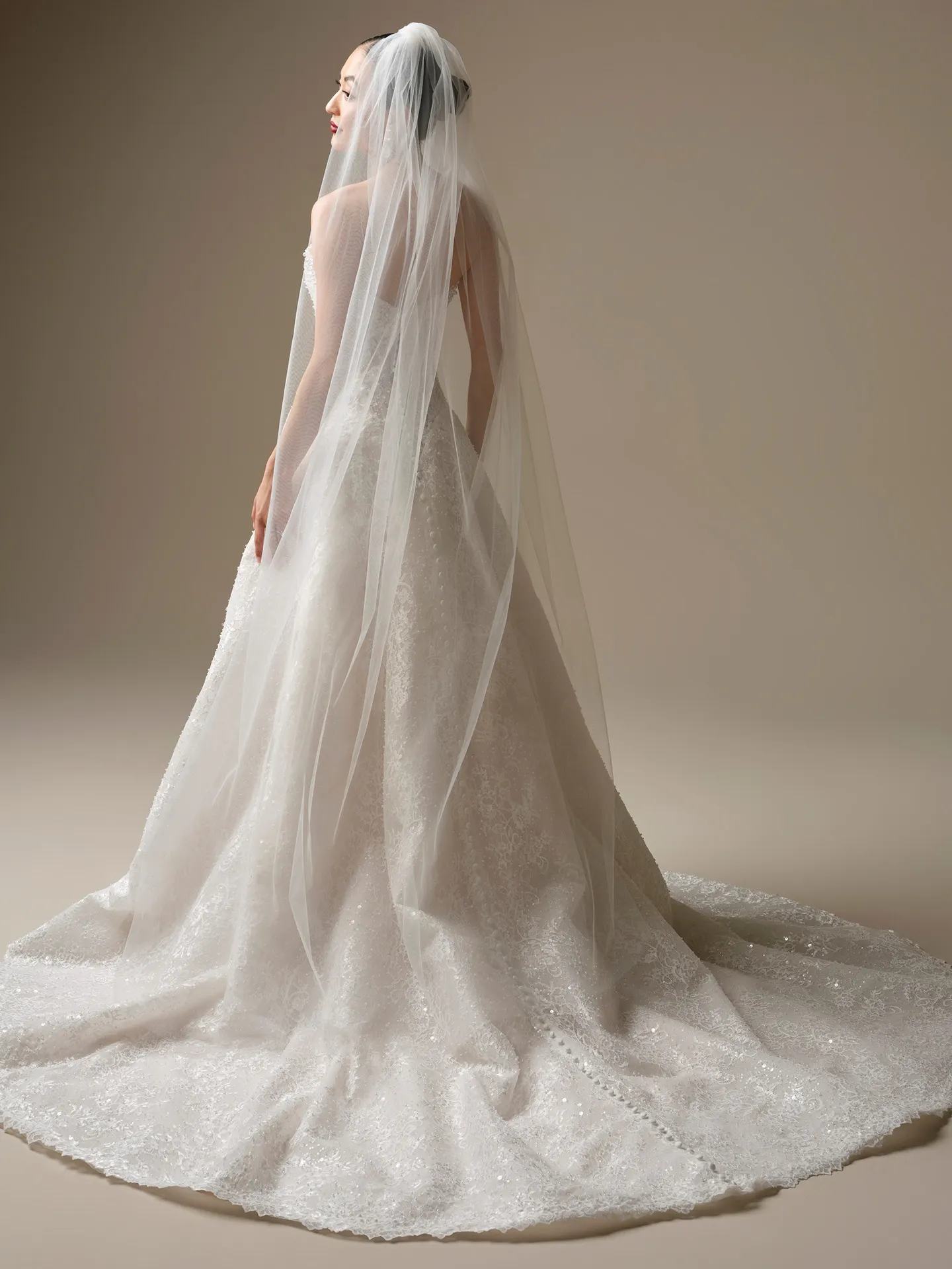 Maggie Sottero Veil Accessory - Plain Tulle 001 accessory, front view.
