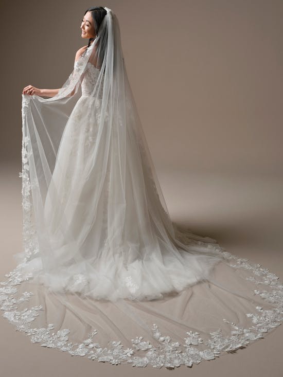 Maggie Sottero Verina Veil Accessory Alt201 IV002