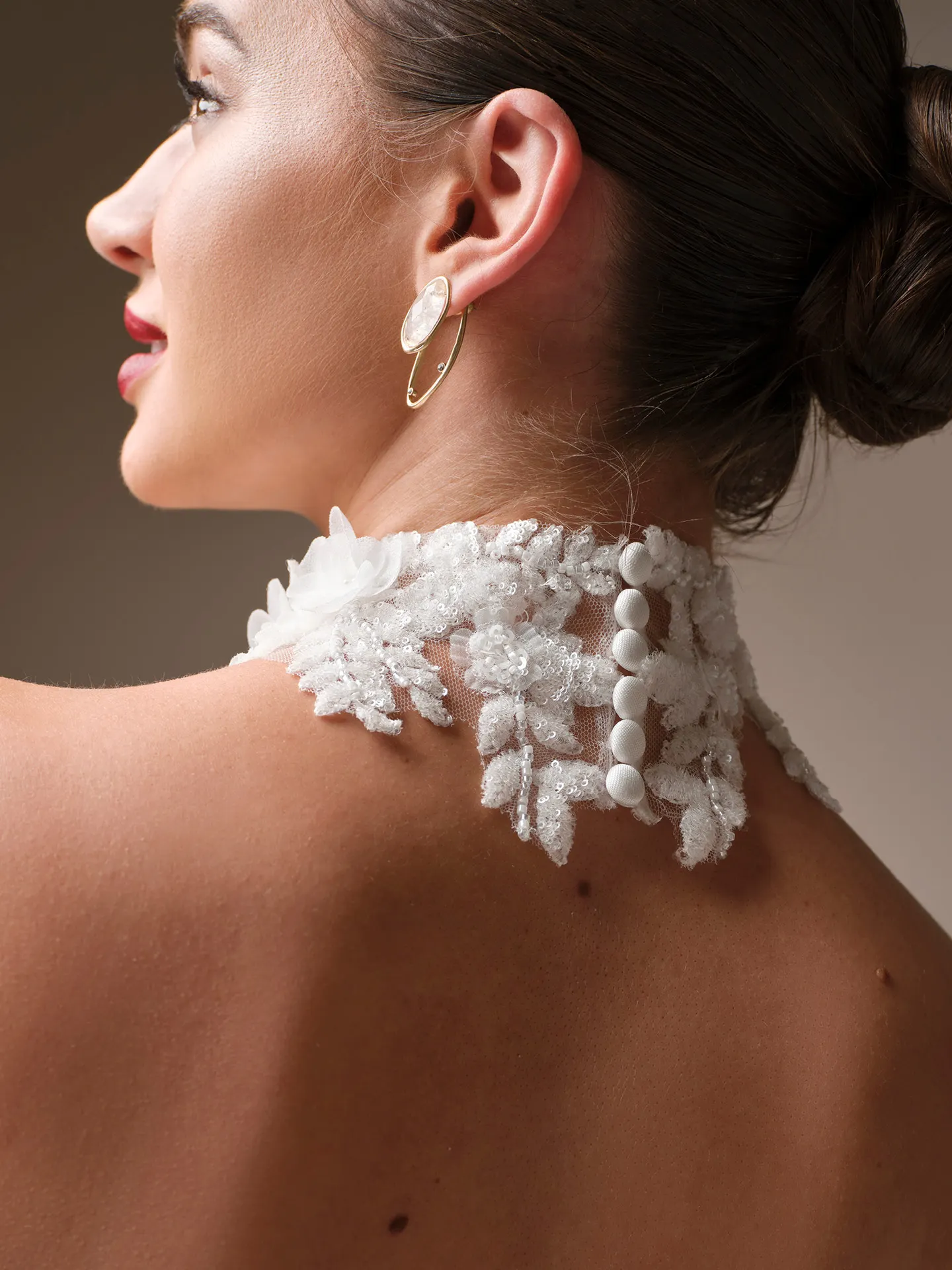 Sottero and Midgley Burke detachable choker, front view.