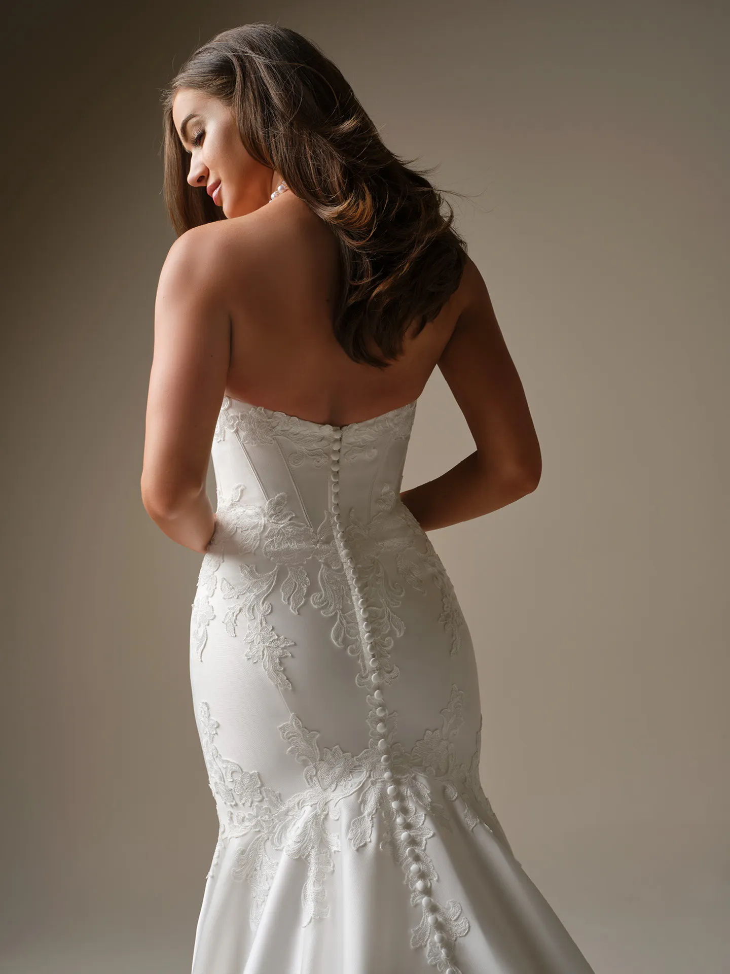 Sottero and Midgley Serafina, back view lace button details.