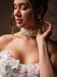 Nature-inspired 3-D floral bridal choker