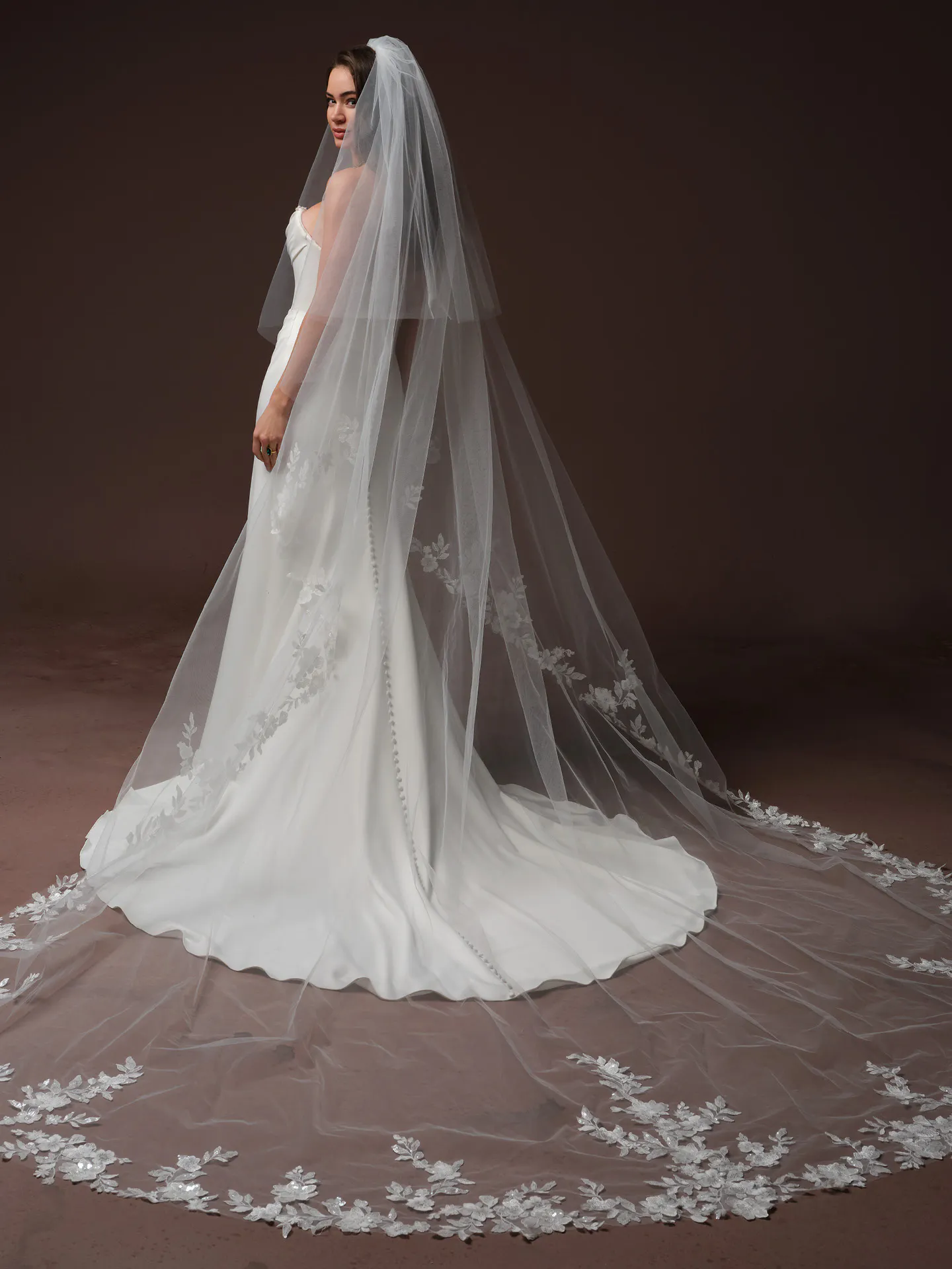 Maggie Sottero Justina veil, front view.